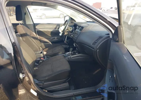 2016 Mitsubishi Outlander Sport 2.0 Es z USA, uszkodzony, nr VIN JA4AP3AU6GZ063915